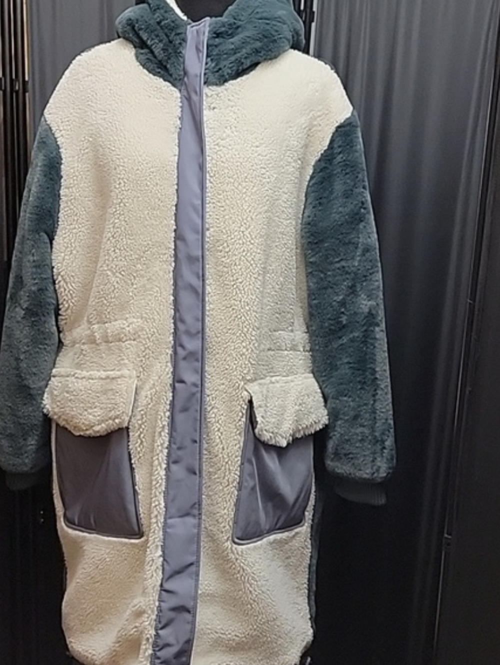 NWOT UGG Two-Tone Hooded Letty Sherpa Multi Block XL Coat - Picture 10 of 12